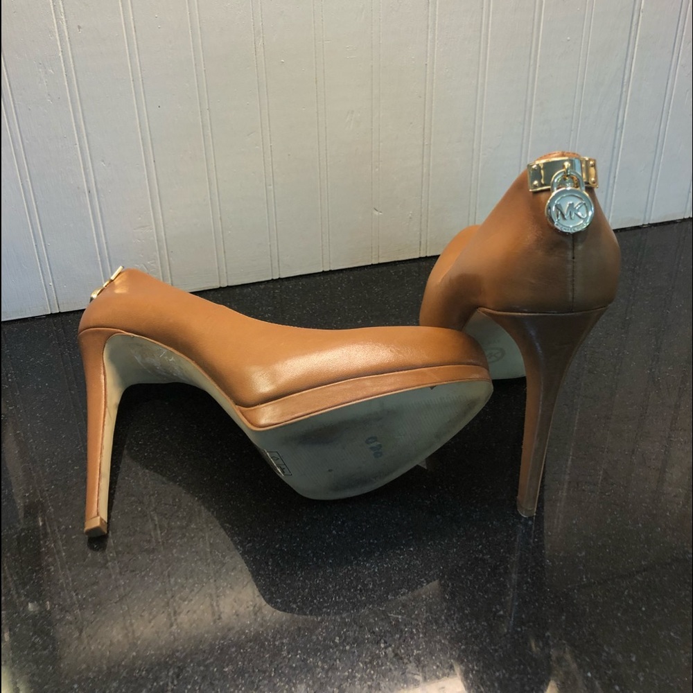 Michael Kors Anthoniette leather pump